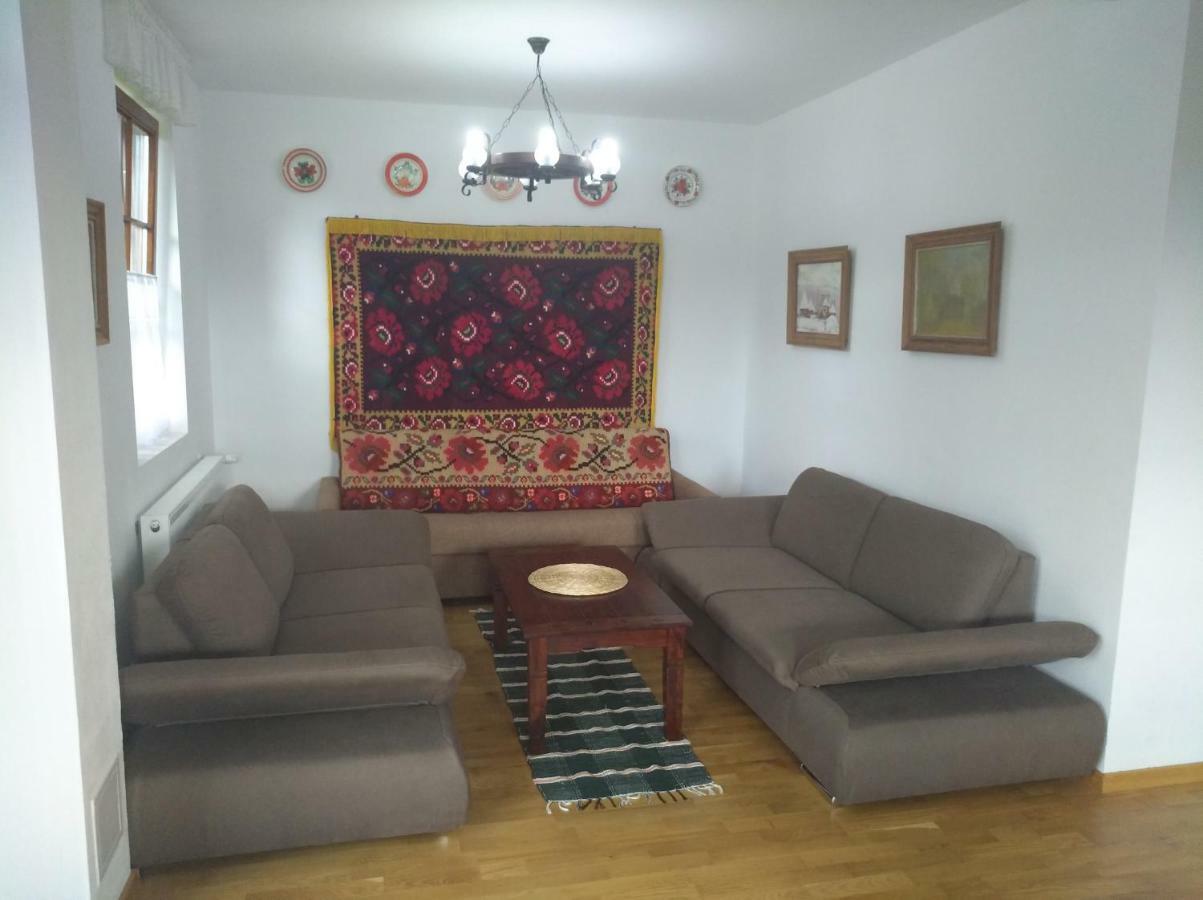 Farm stay Pensiunea Agroturistica Raluca