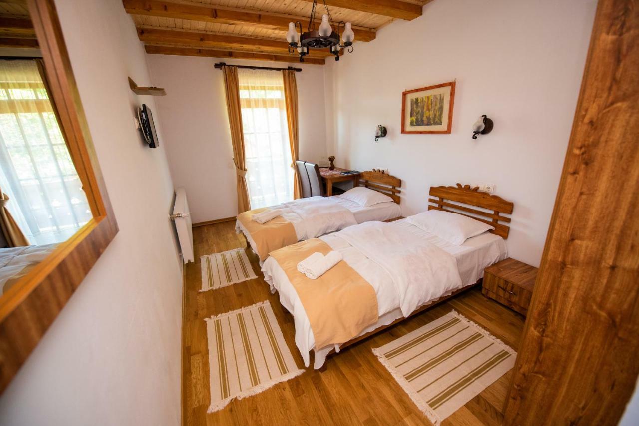 Farm stay Pensiunea Agroturistica Raluca