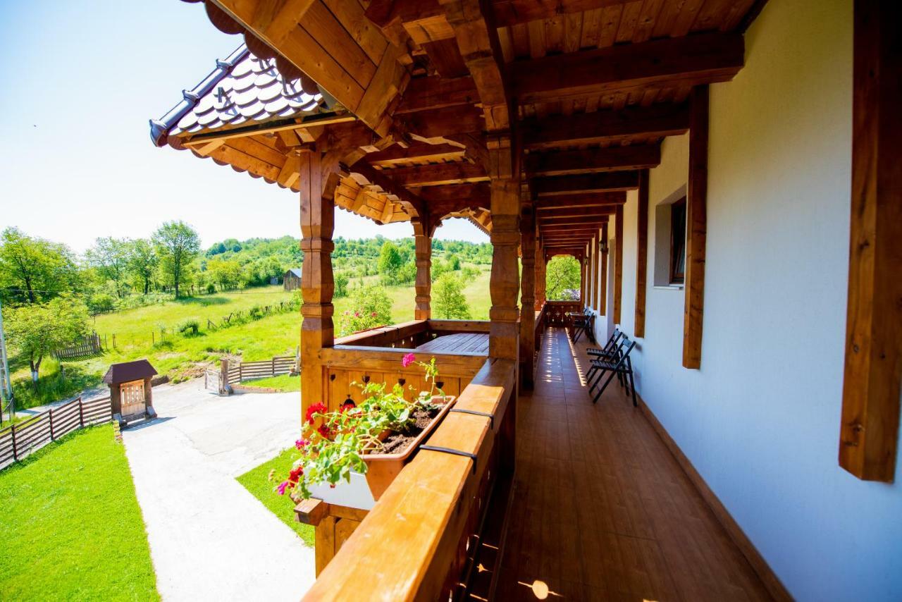 Farm stay Pensiunea Agroturistica Raluca